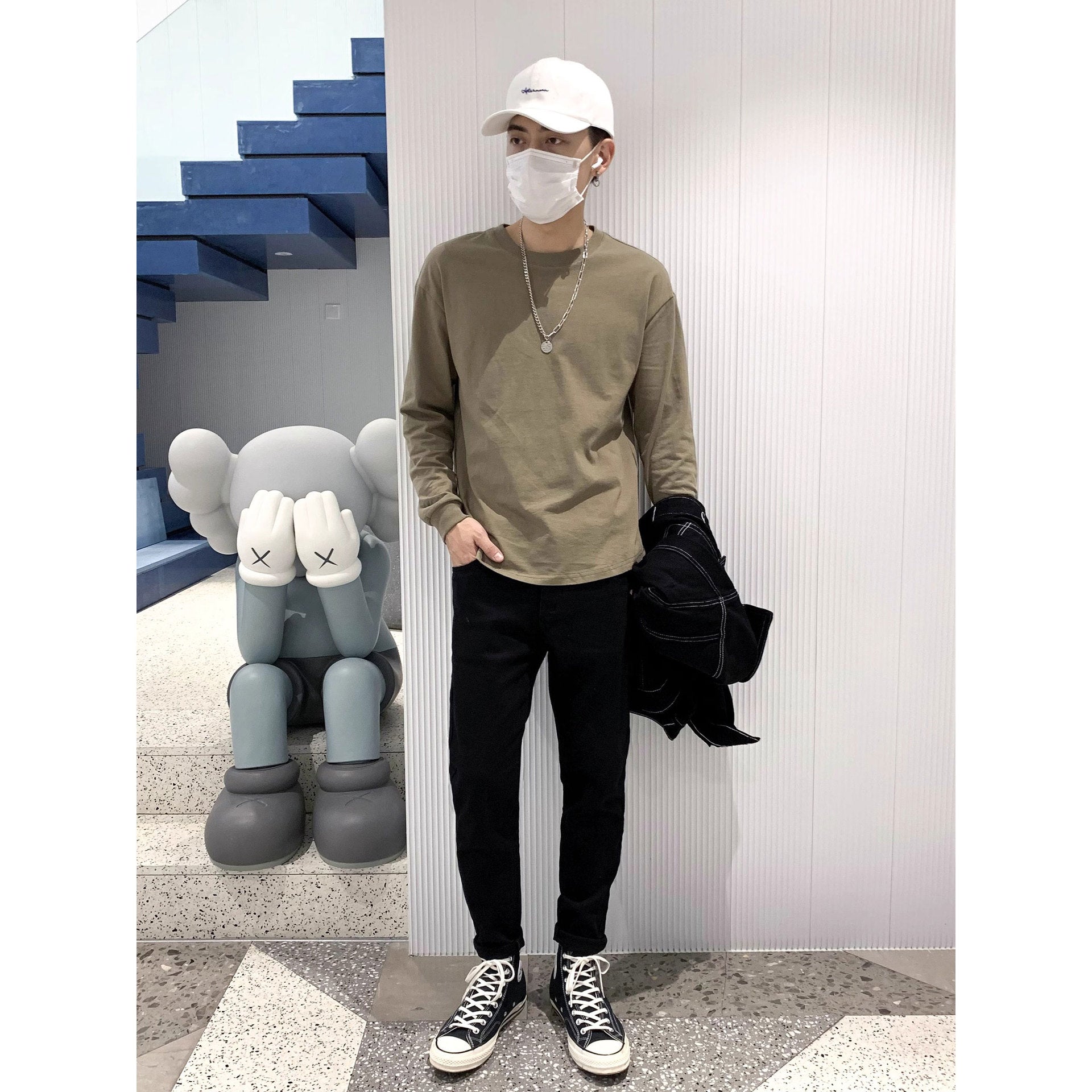 Men's Round-Neck Sweater